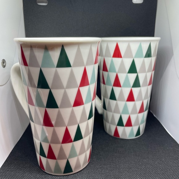 Christmas Starbucks 2017 expired print. Set of two Starbucks 16oz mugs. - Picture 4 of 7
